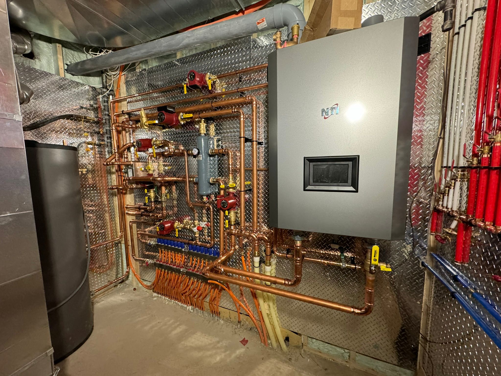 Floor heating installation 4