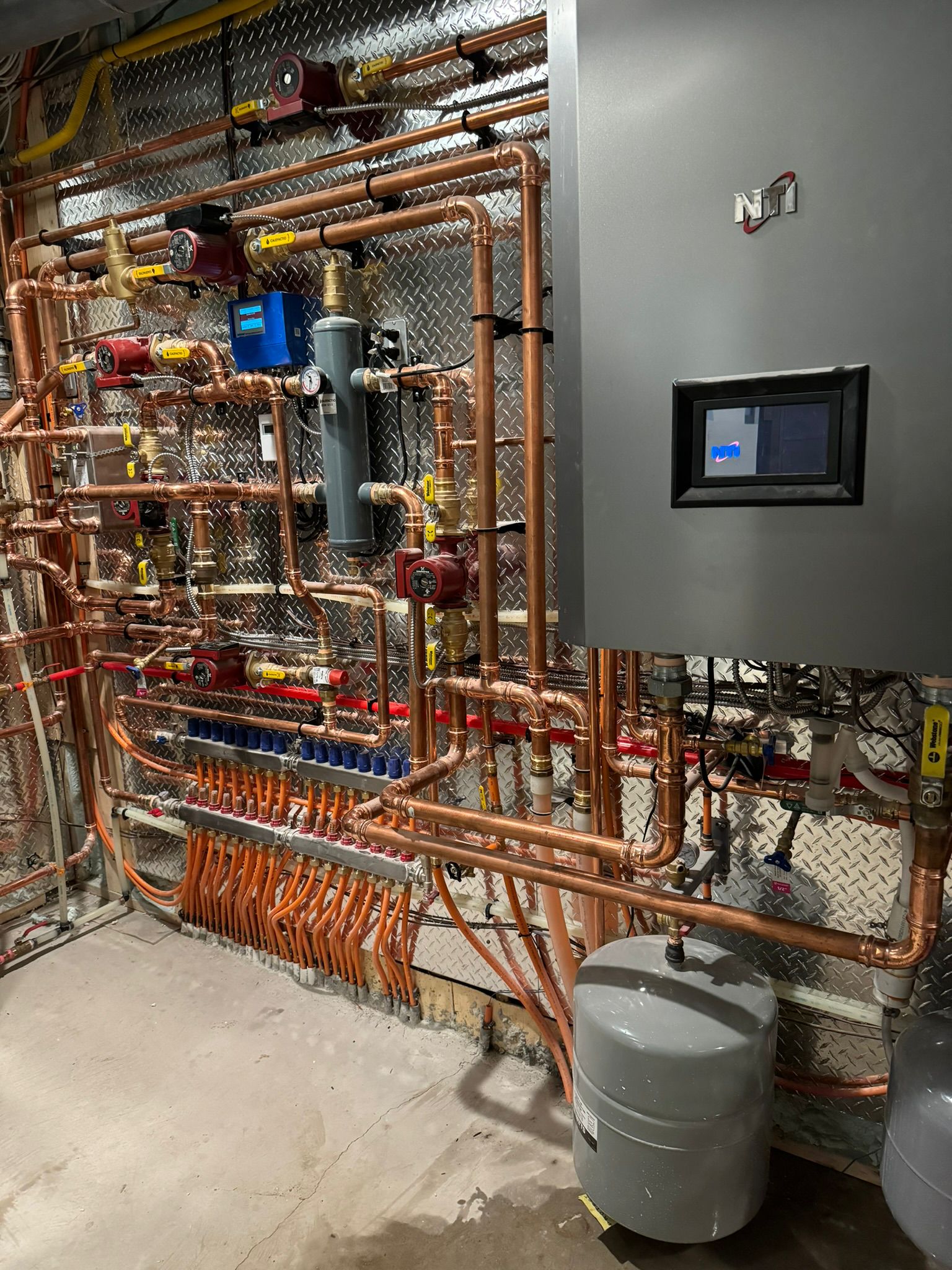 Floor heating installation 6